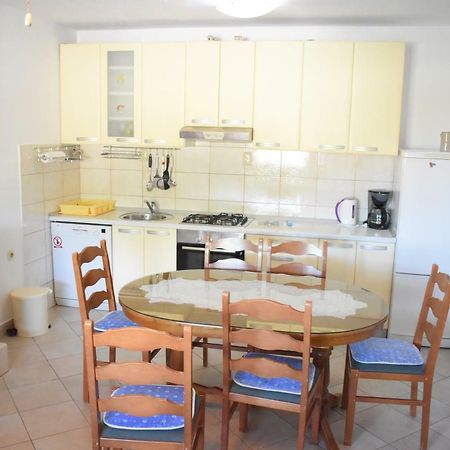 Apartment Martinic Pucisca Eksteriør billede