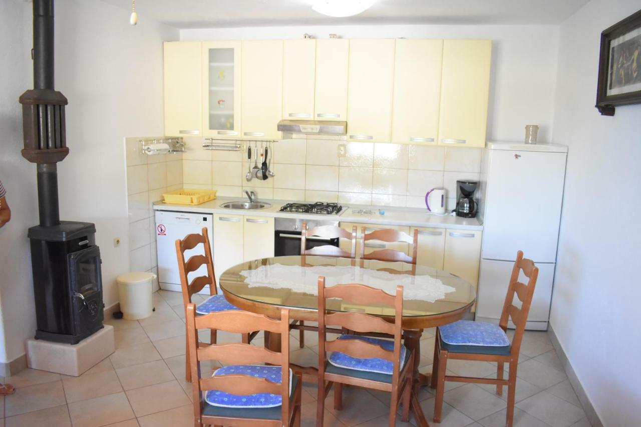 Apartment Martinic Pucisca Eksteriør billede